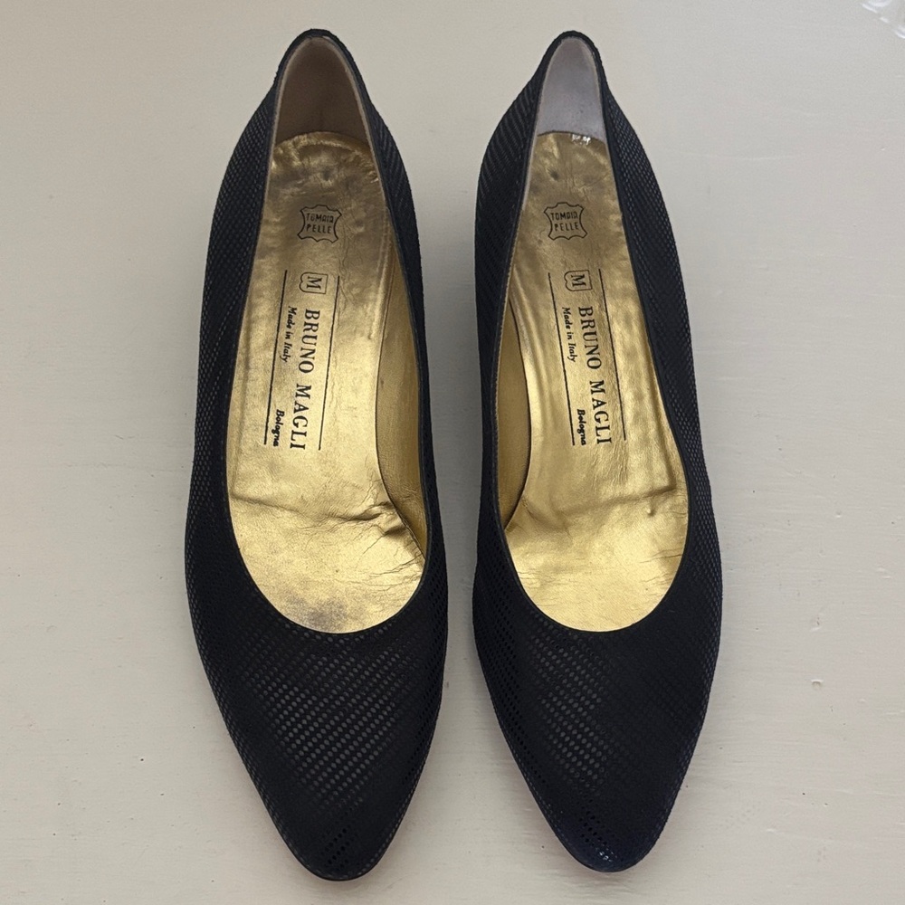 Bruno Magli Navy Textured Heels